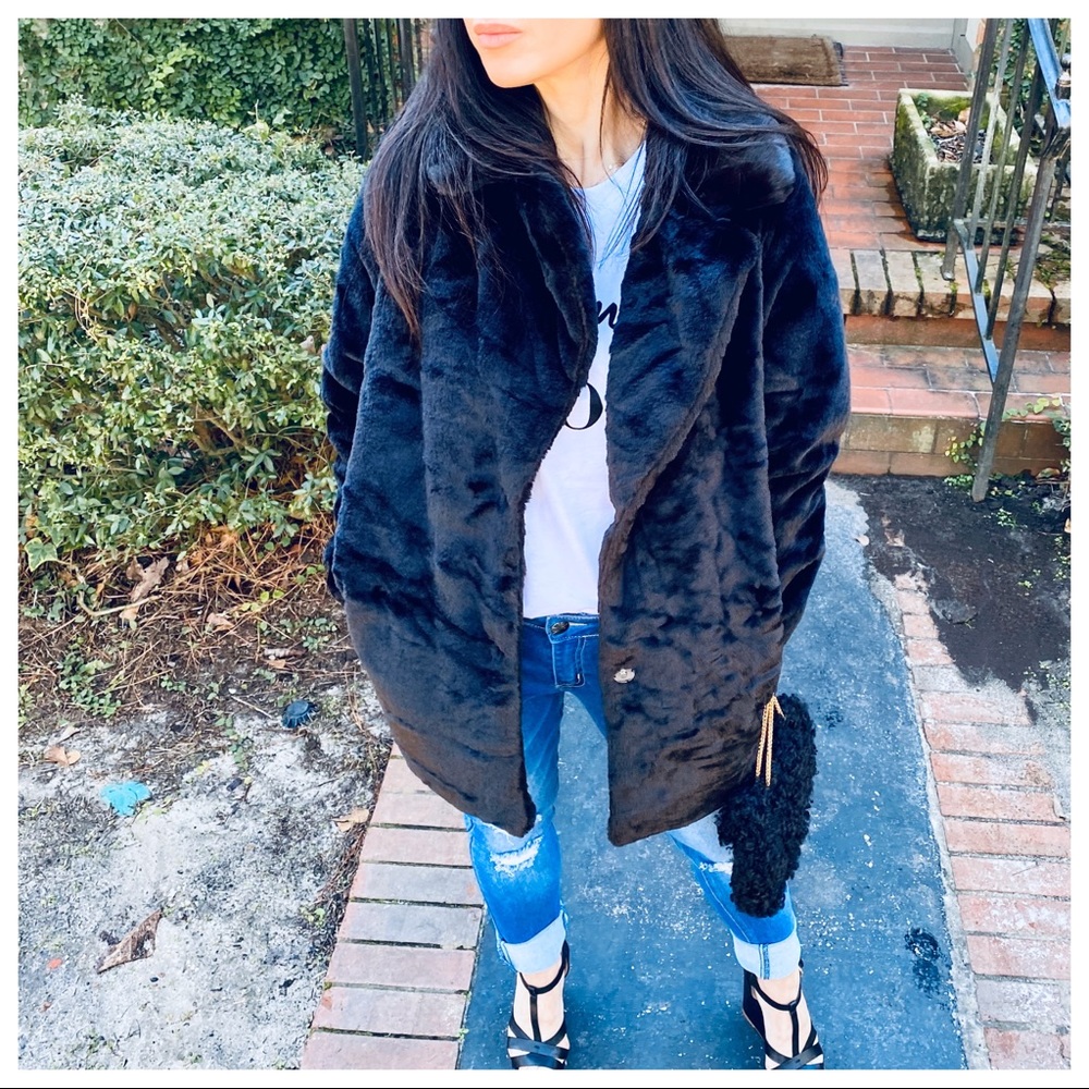 #56 ✨PARIS✨Gorgeous black faux fur jacket with pockets - Picture 3 of 8